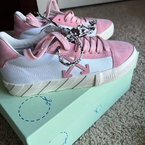 Off White Pink sneakers
